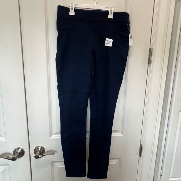 NWT elastic waist jeggings. - Picture 2 of 5